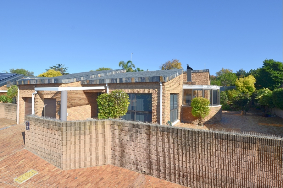 3 Bedroom Property for Sale in Everglen Western Cape